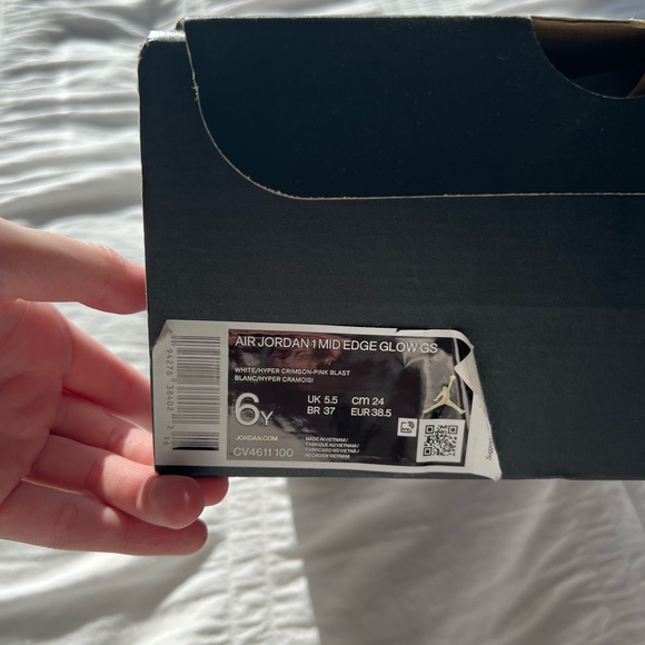 Glow edge, Jordan one mids - Picture 7 of 8